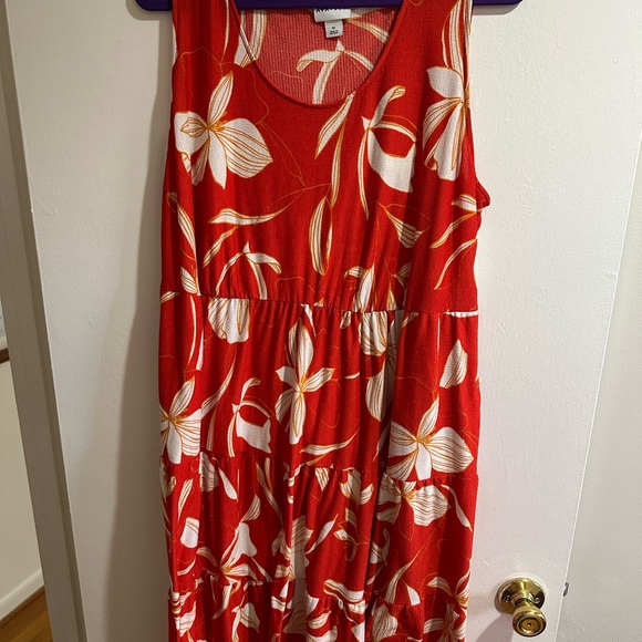 Ava & Viv Dresses & Skirts - Ava & Viv Red and White Floral Dress Tropical